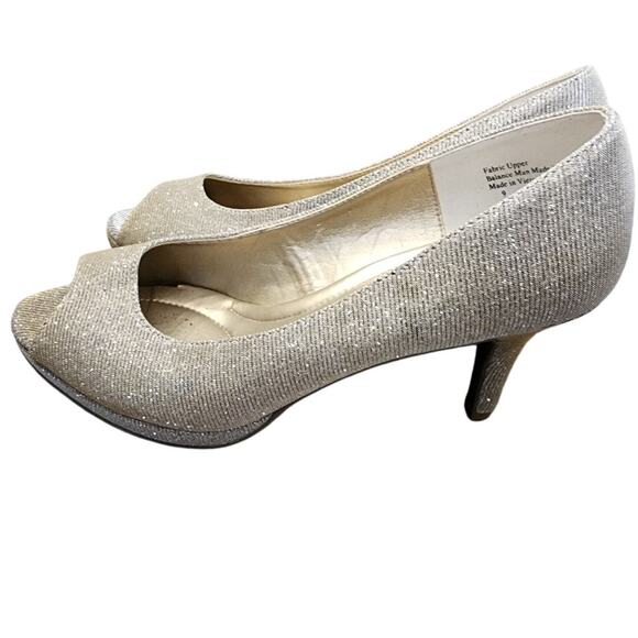 Coach and Four Peep Toe Heels, Silver Sparkle, Size 9 - Picture 4 of 7